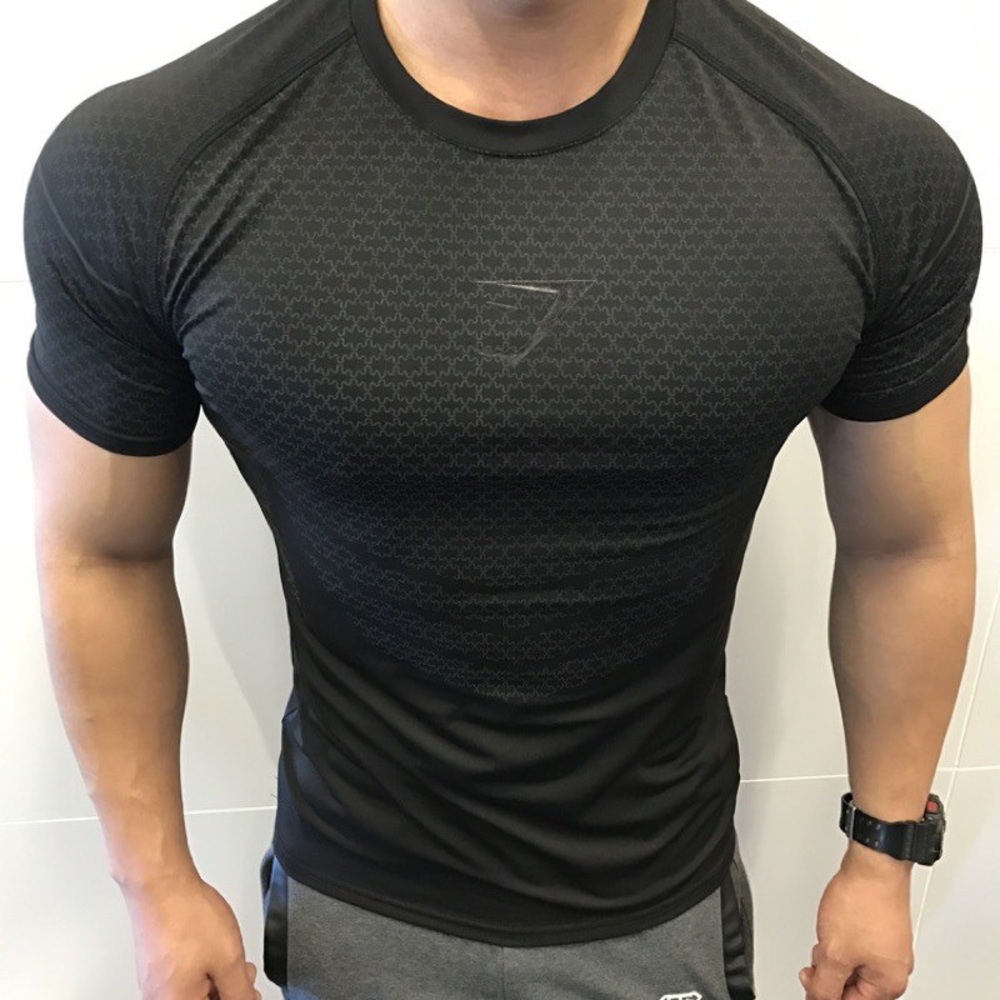 ISO ONYX V2.0 shirt and ONYX V3.0 hoodie size medium in both